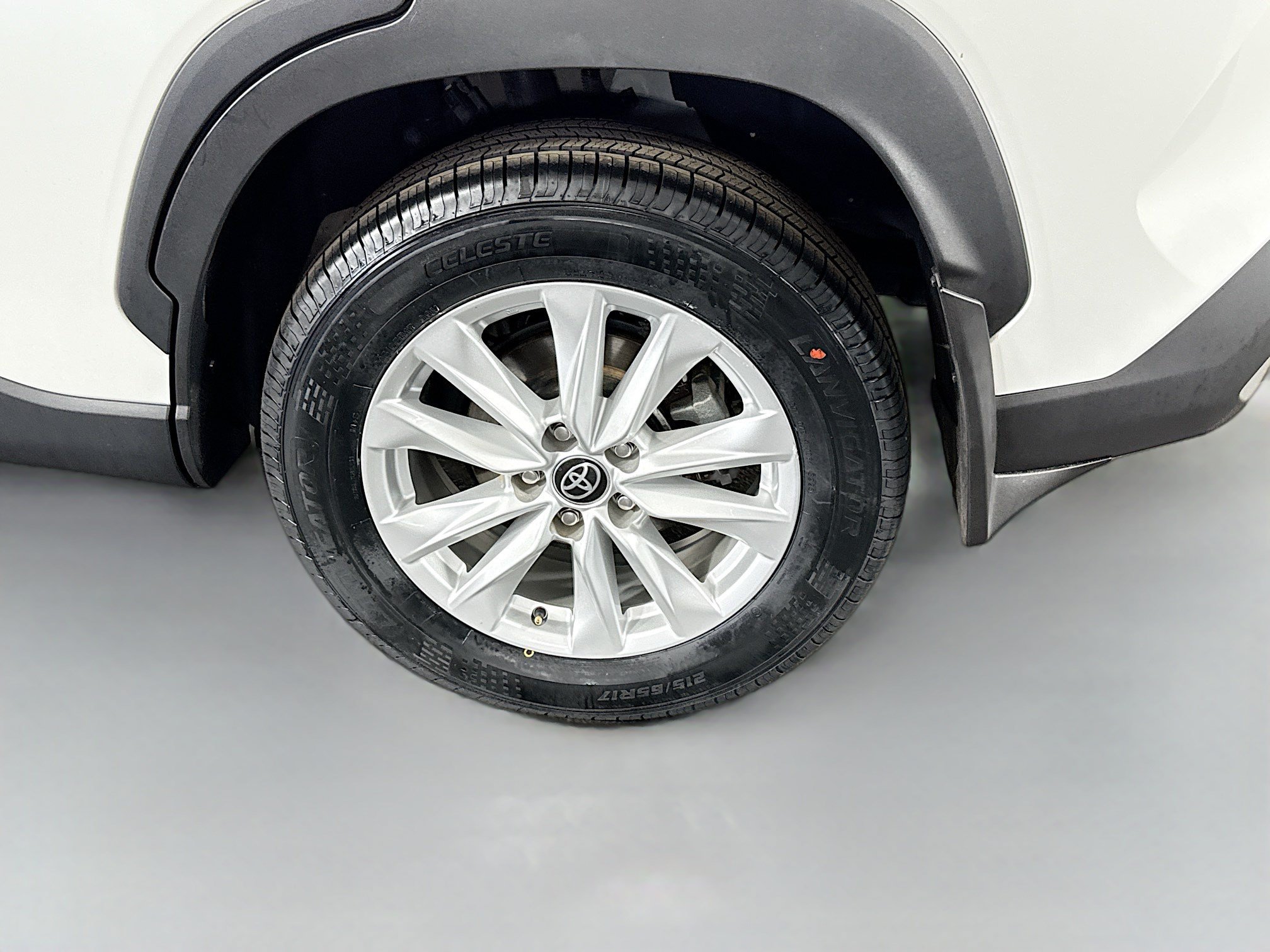 Used 2024 Toyota Corolla Cross LE FWD image 37