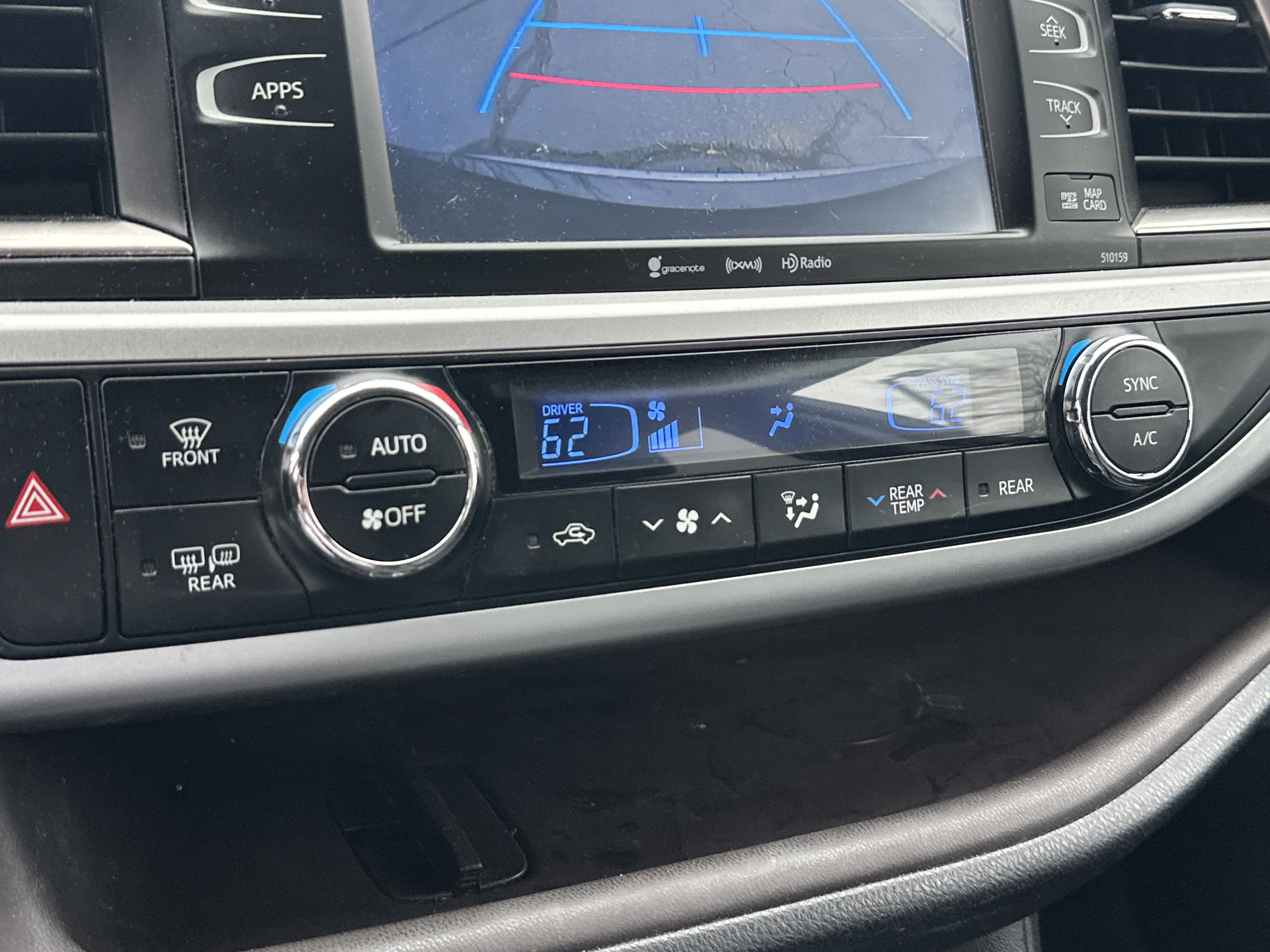 Used 2016 Toyota Highlander XLE image 29