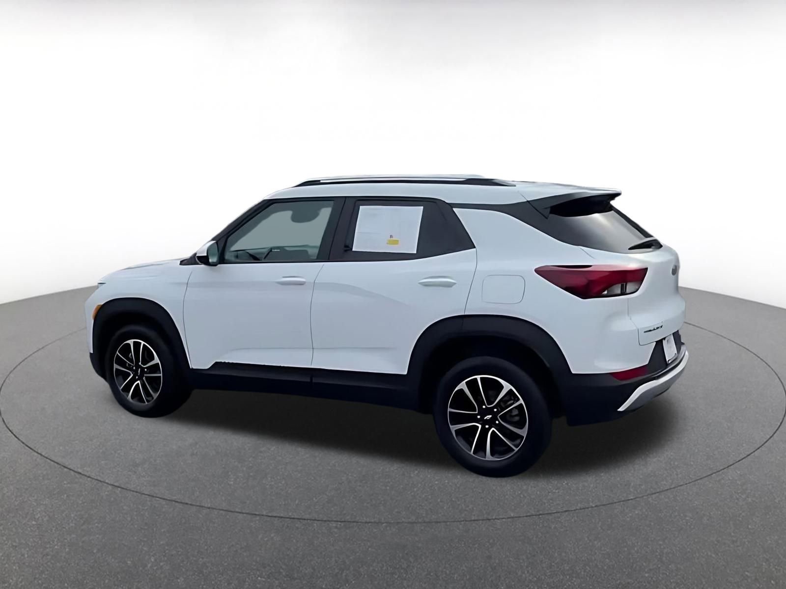 Used 2025 Chevrolet TrailBlazer LT image 9