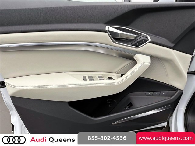 Used 2024 Audi Q8 e-tron Premium Plus image 17