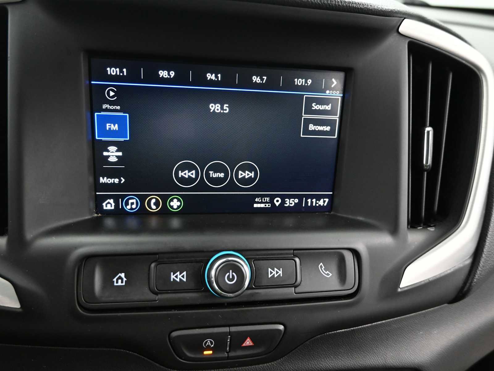 Used 2024 GMC Terrain SLE image 17