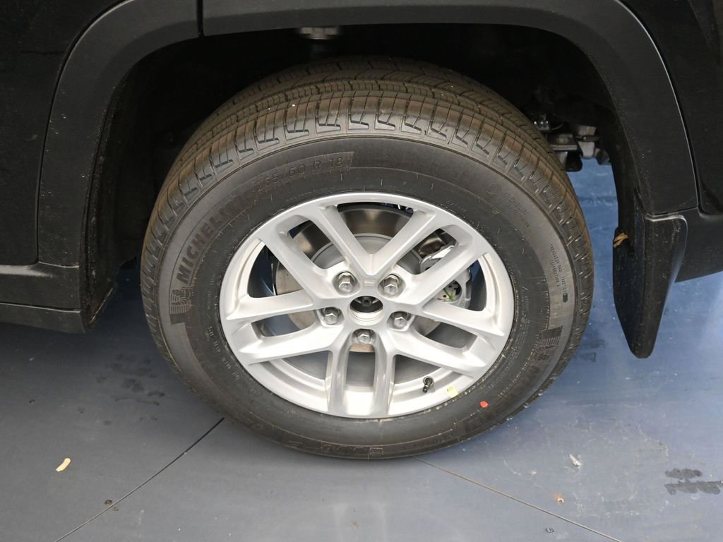 New 2025 Jeep Grand Cherokee Laredo X w/ Luxury Tech Group I image 10