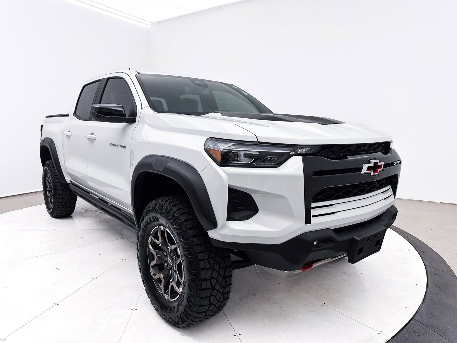 Used 2024 Chevrolet Colorado ZR2 AWD/4WD image 10