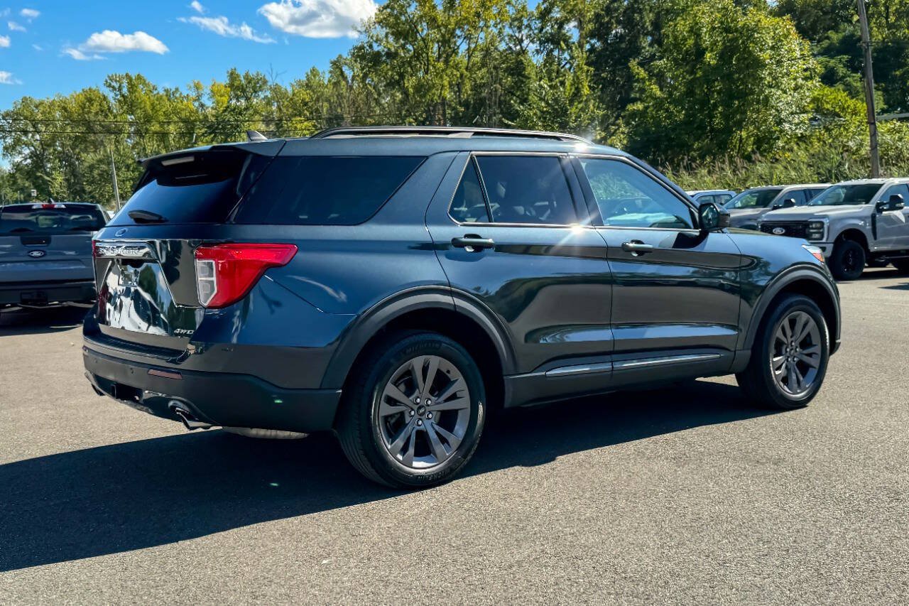 Used 2023 Ford Explorer XLT w/ Equipment Group 202A AWD/4WD image 3