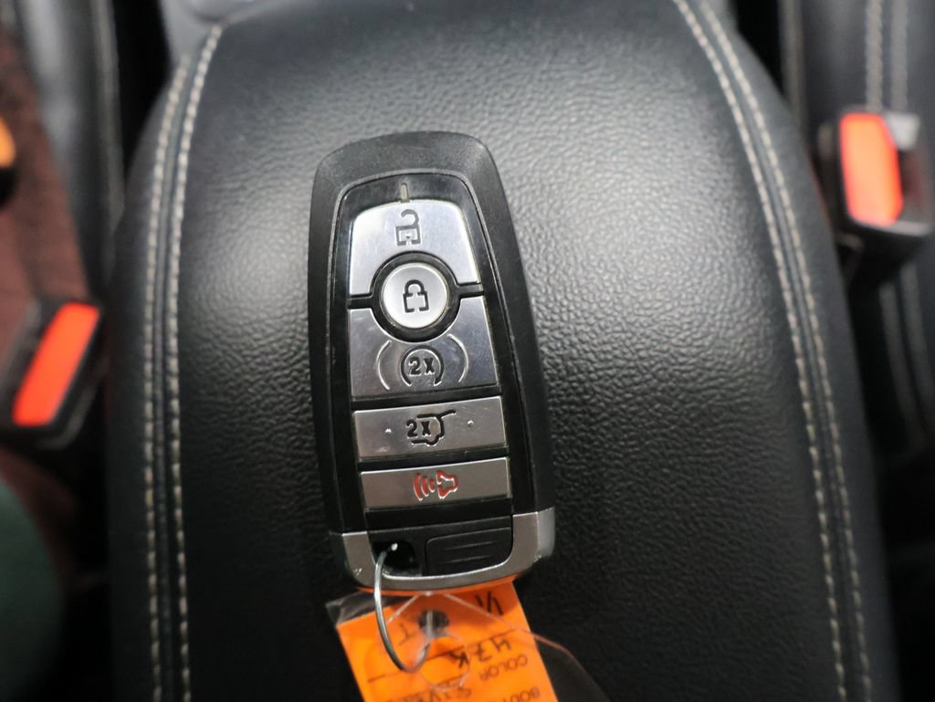 Used 2020 Ford Escape Titanium AWD/4WD image 27