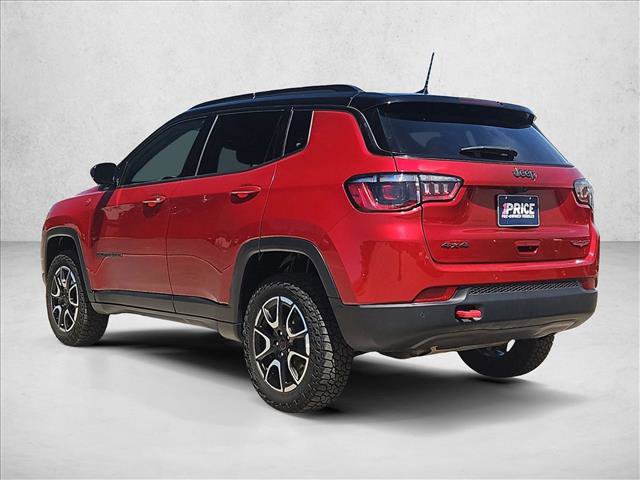 Used 2025 Jeep Compass Trailhawk AWD/4WD image 8