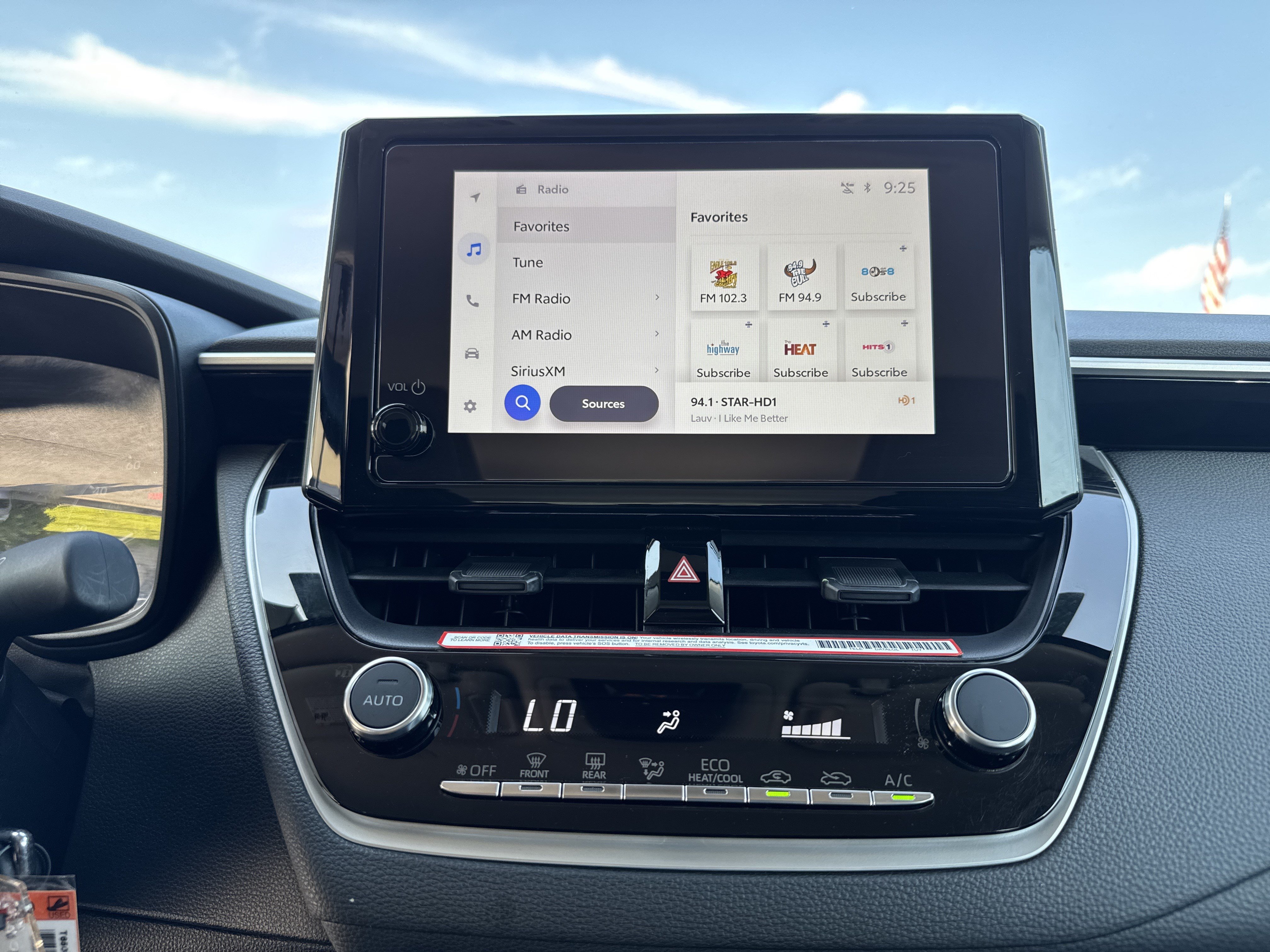 Used 2025 Toyota Corolla LE FWD image 23