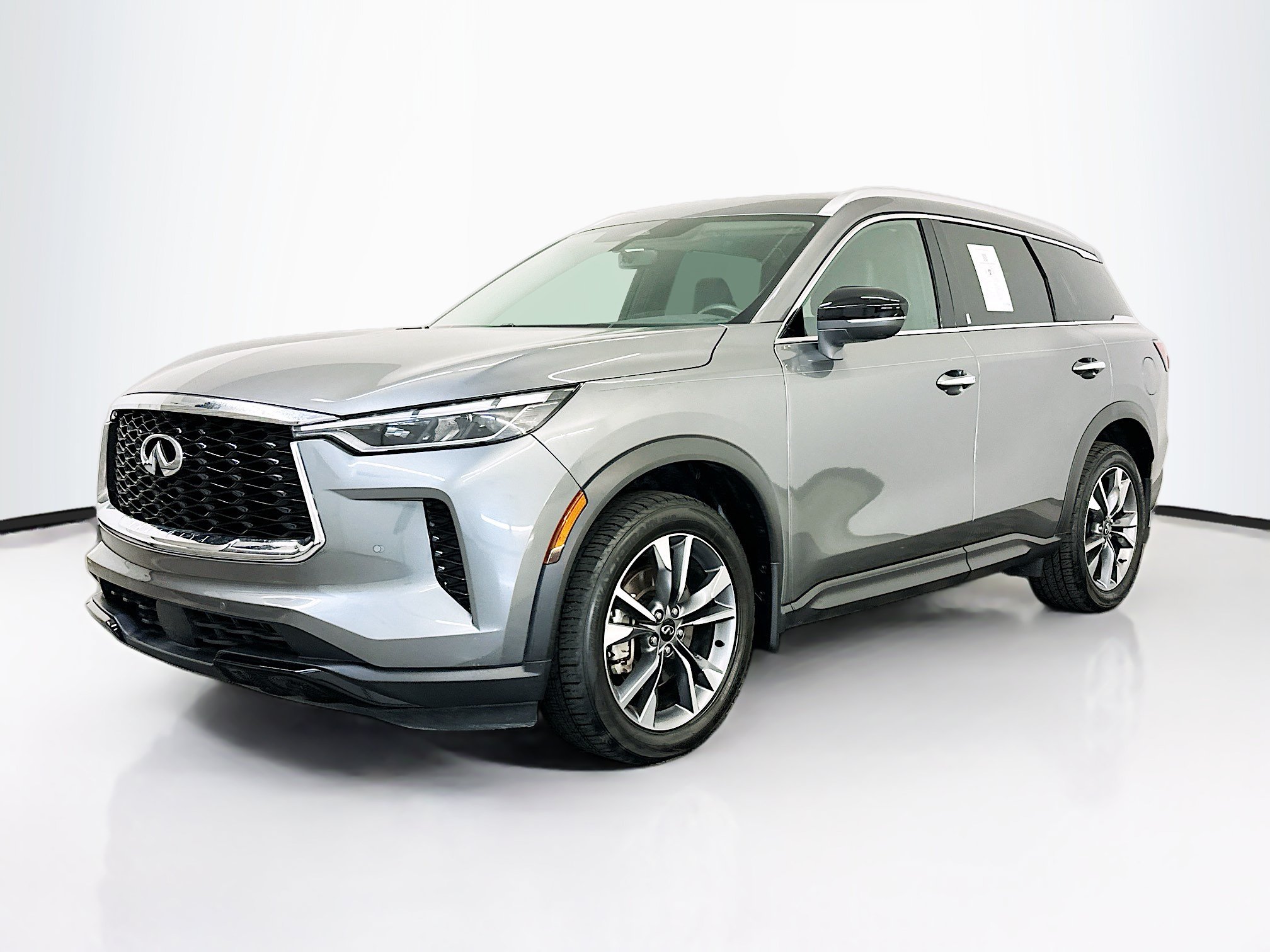 Used 2023 INFINITI QX60 Luxe w/ Cargo Package AWD/4WD image 3