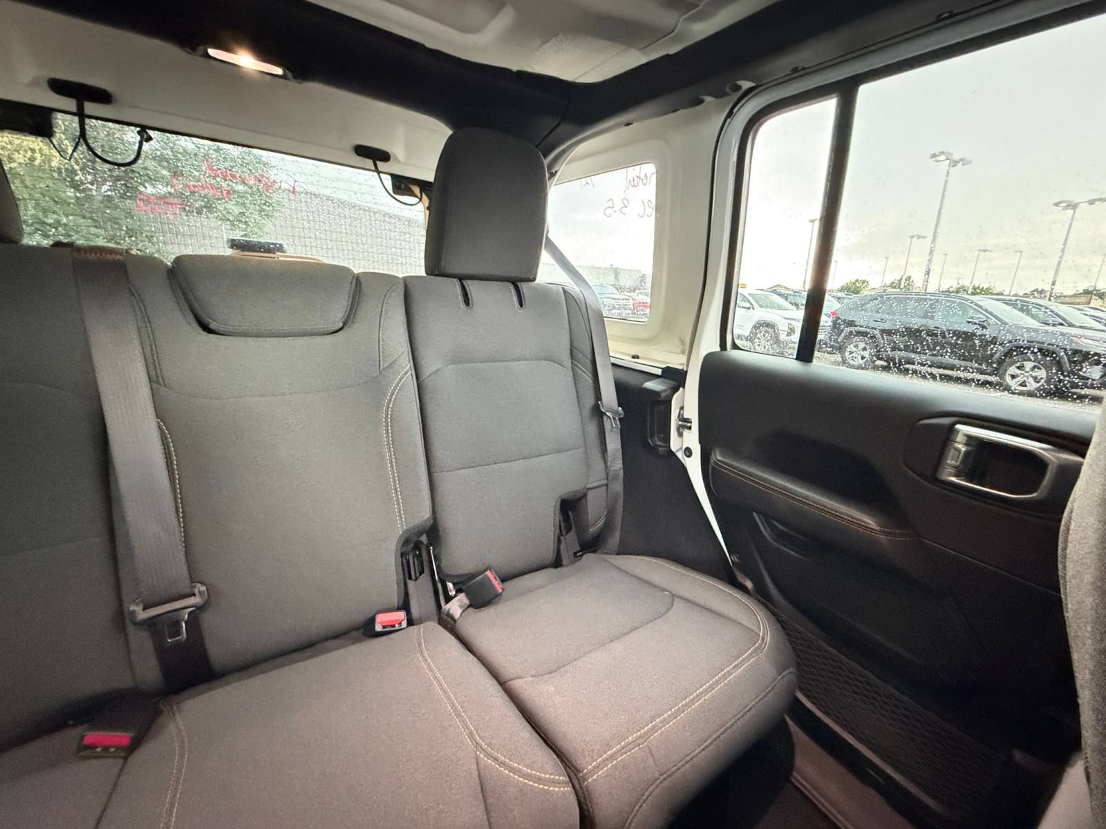 Used 2025 Jeep Wrangler Unlimited Sahara AWD/4WD image 37