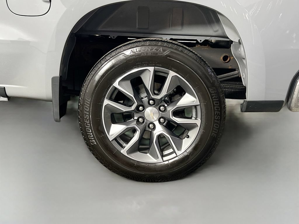 Used 2024 Chevrolet Silverado 1500 LT AWD/4WD image 31