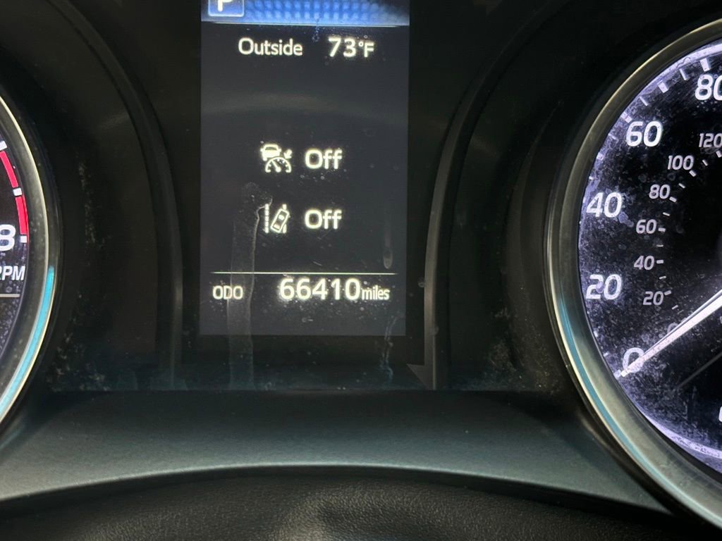 Used 2018 Toyota Camry SE FWD image 19