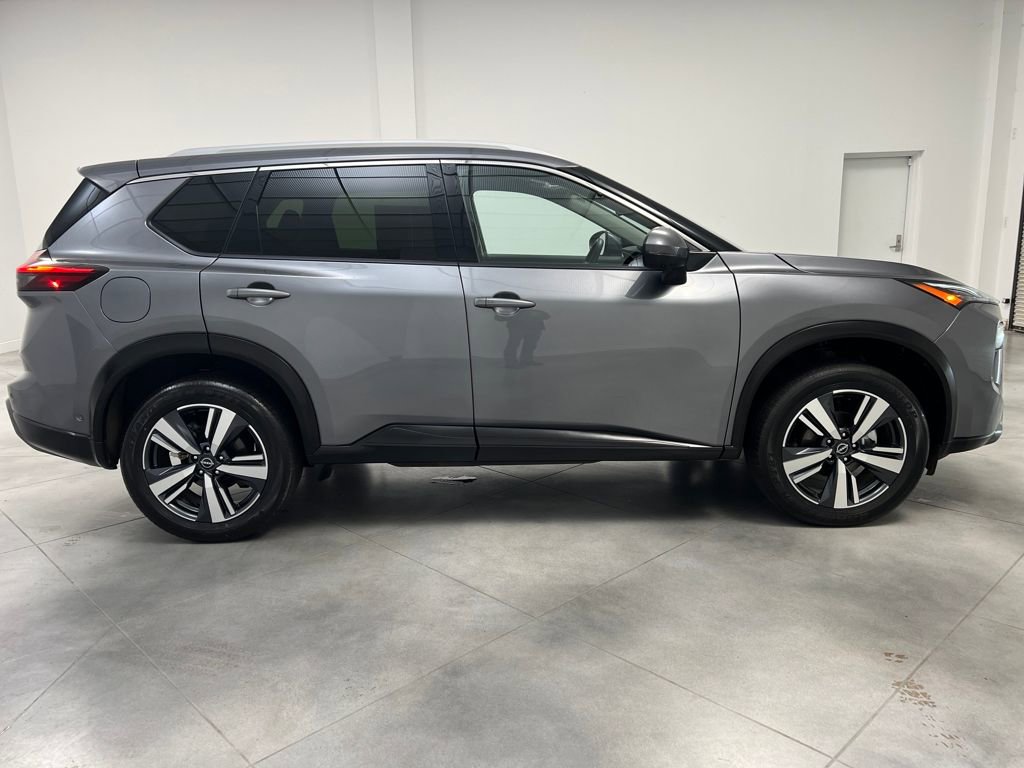 Used 2025 Nissan Rogue SL image 8