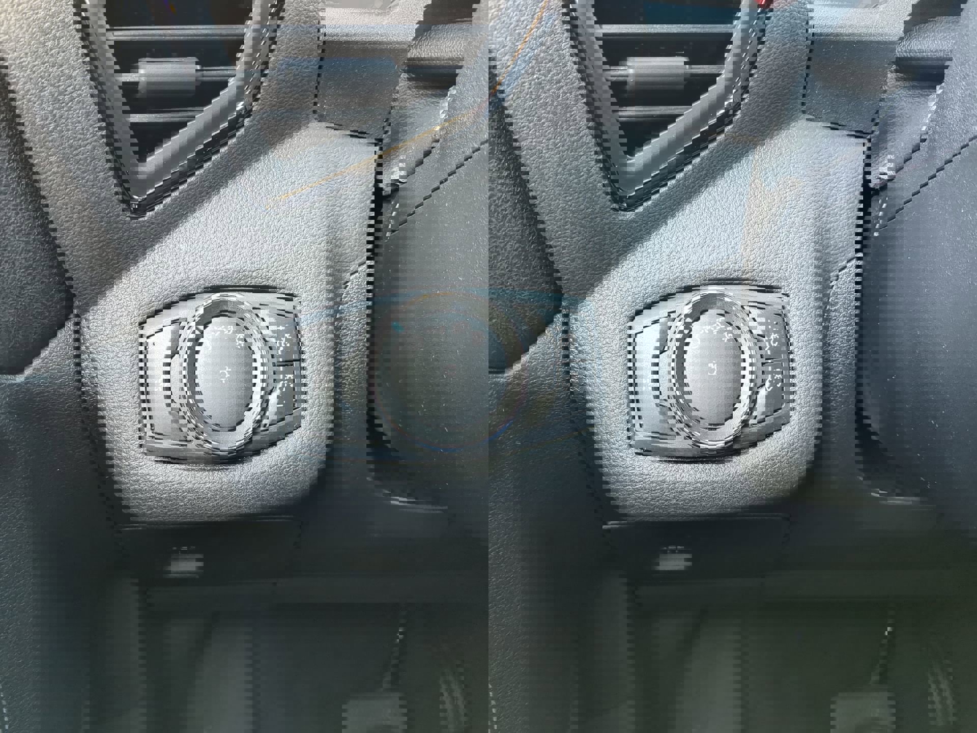 Used 2014 Ford Escape Titanium image 28