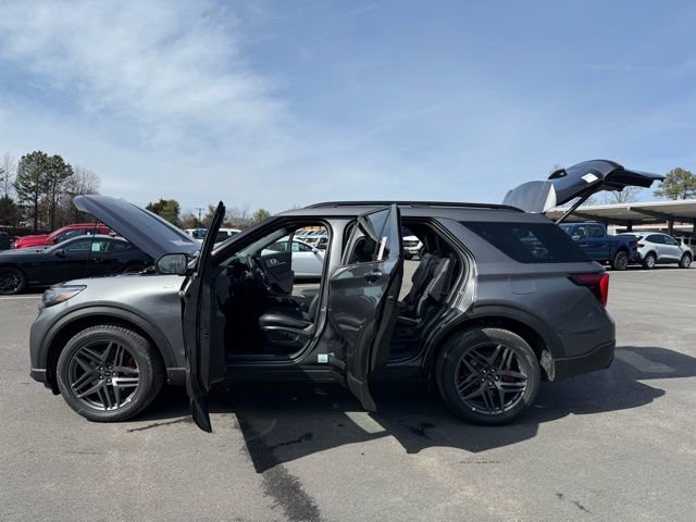 Used 2026 Ford Explorer ST-Line w/ ST-Line Street Pack AWD/4WD image 26