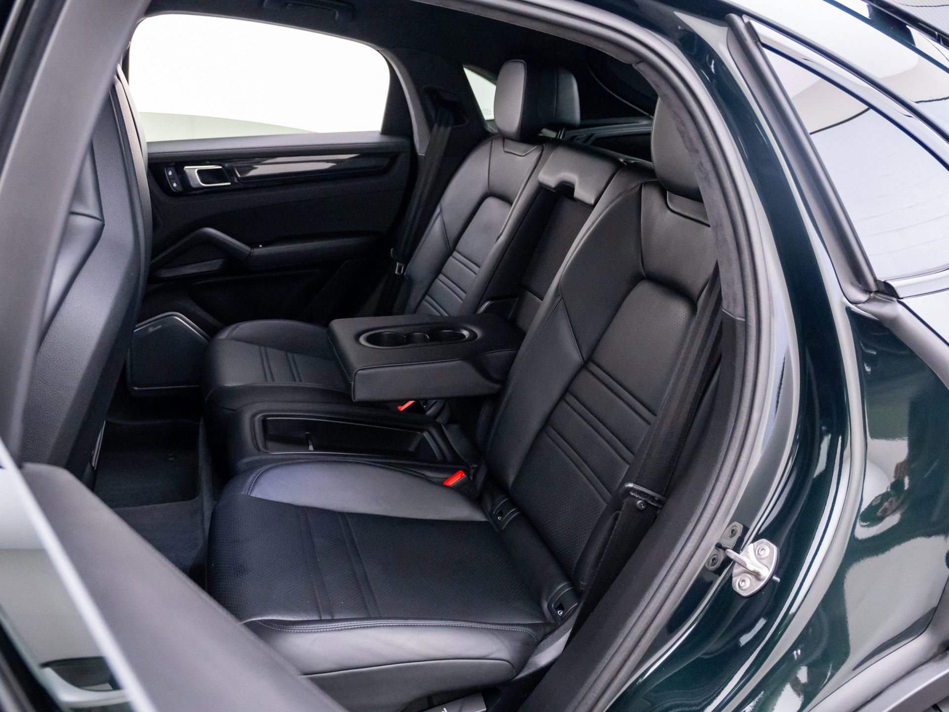 Certified 2022 Porsche Cayenne Turbo GT AWD/4WD image 17
