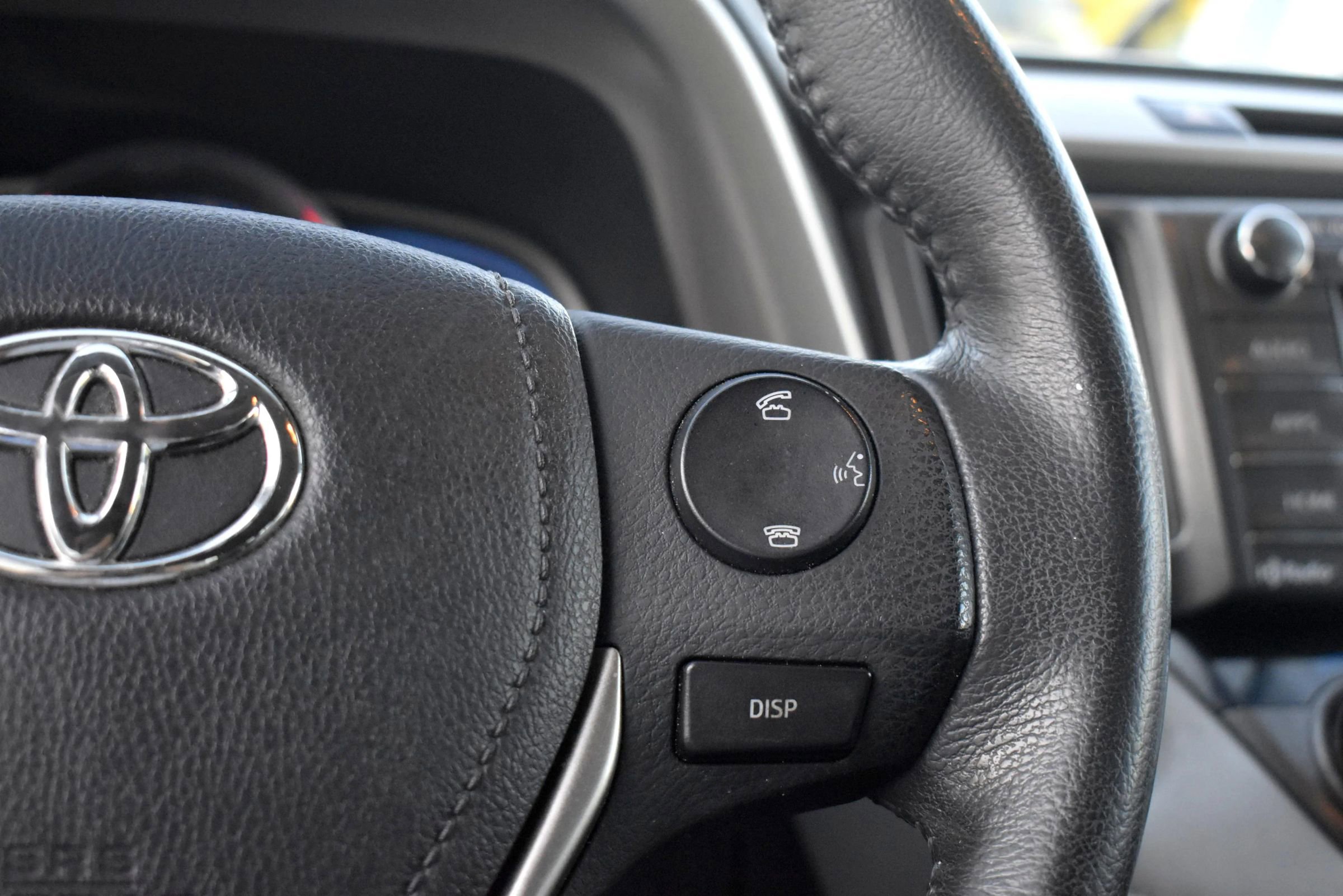 Used 2015 Toyota RAV4 Limited w/ Technology Package image 19