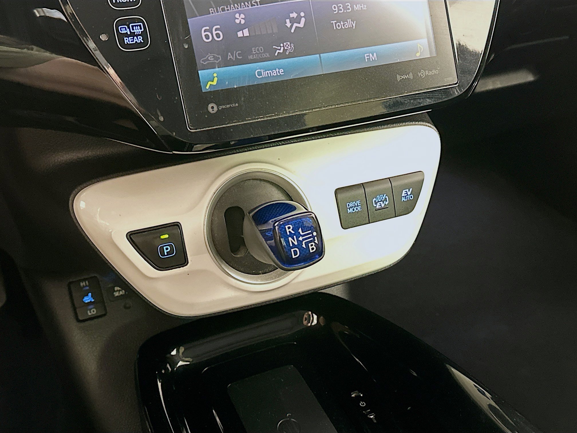 Used 2018 Toyota Prius Prime Premium FWD image 24