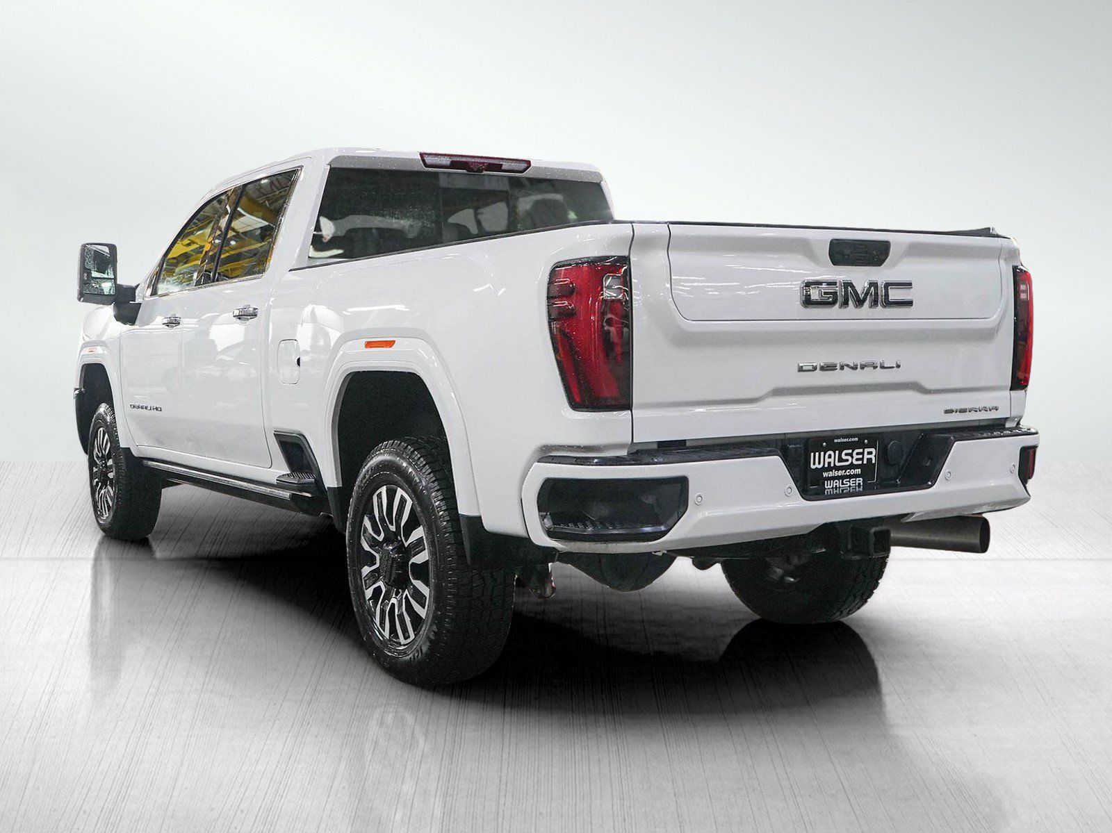 Used 2025 GMC Sierra 3500 Denali Ultimate AWD/4WD image 3