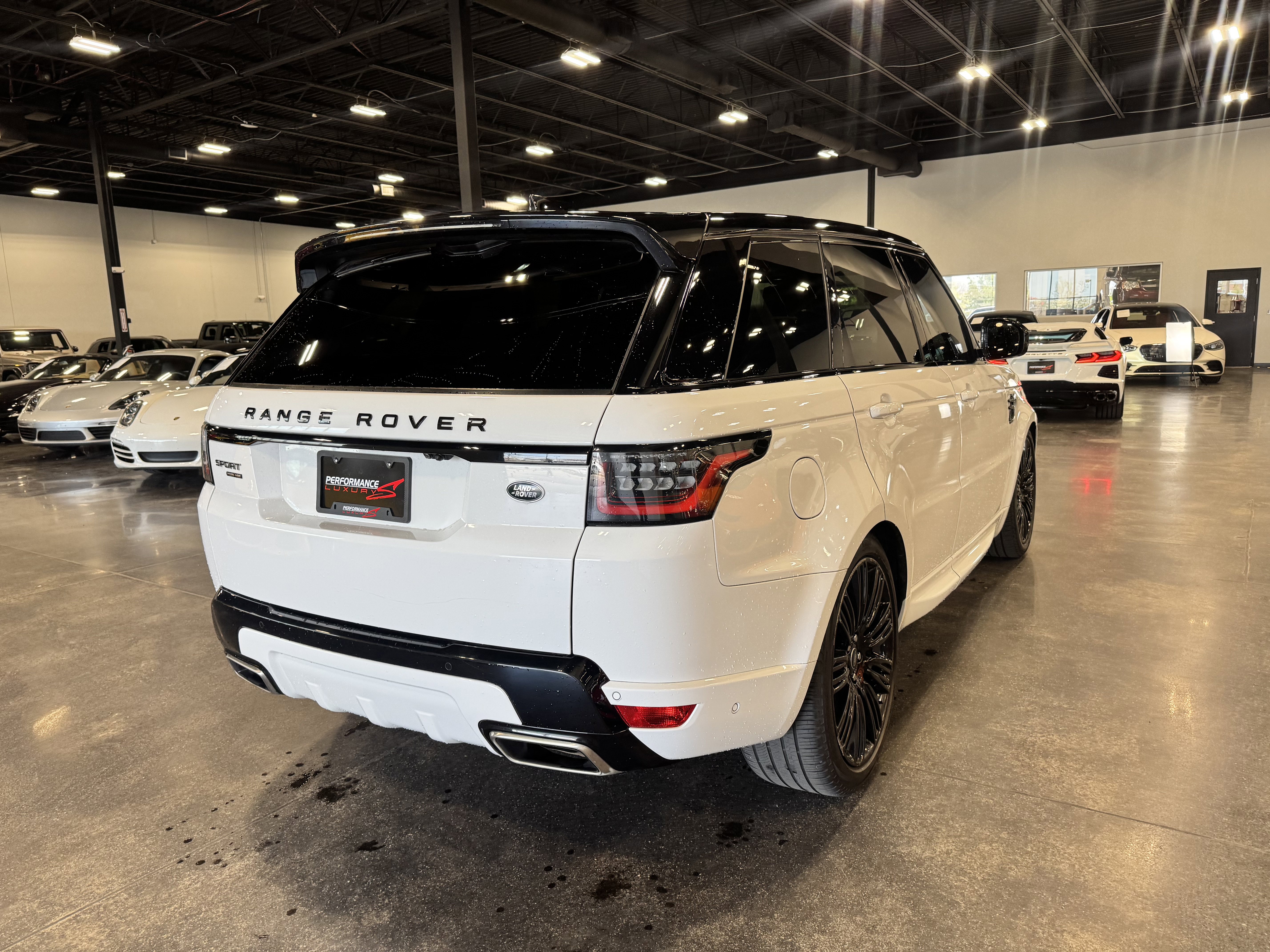 Used 2022 Land Rover Range Rover Sport HSE Dynamic image 3