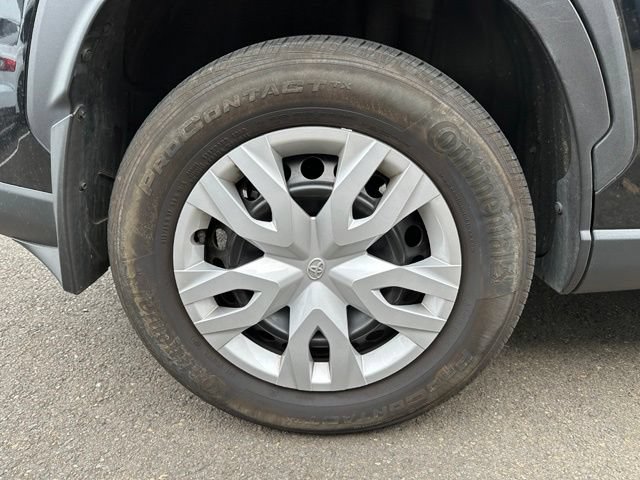 Used 2024 Toyota Corolla Cross L AWD/4WD image 8