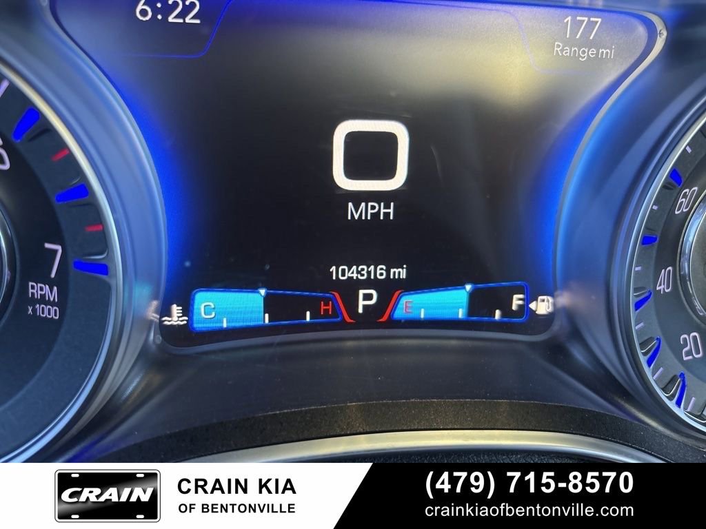 Used 2017 Chrysler 300 C image 13