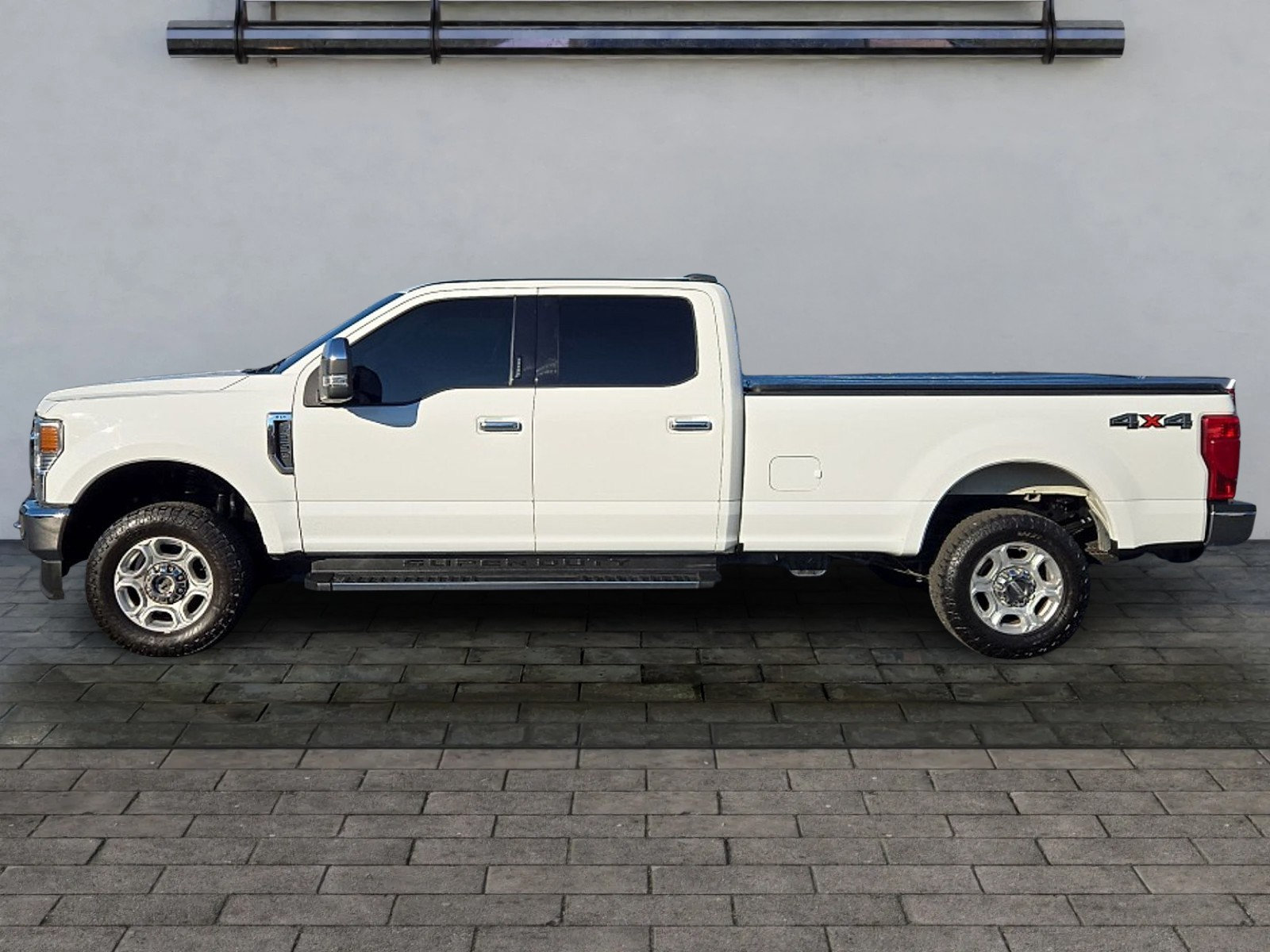 Used 2022 Ford F250 XLT w/ XLT Premium Package AWD/4WD image 6