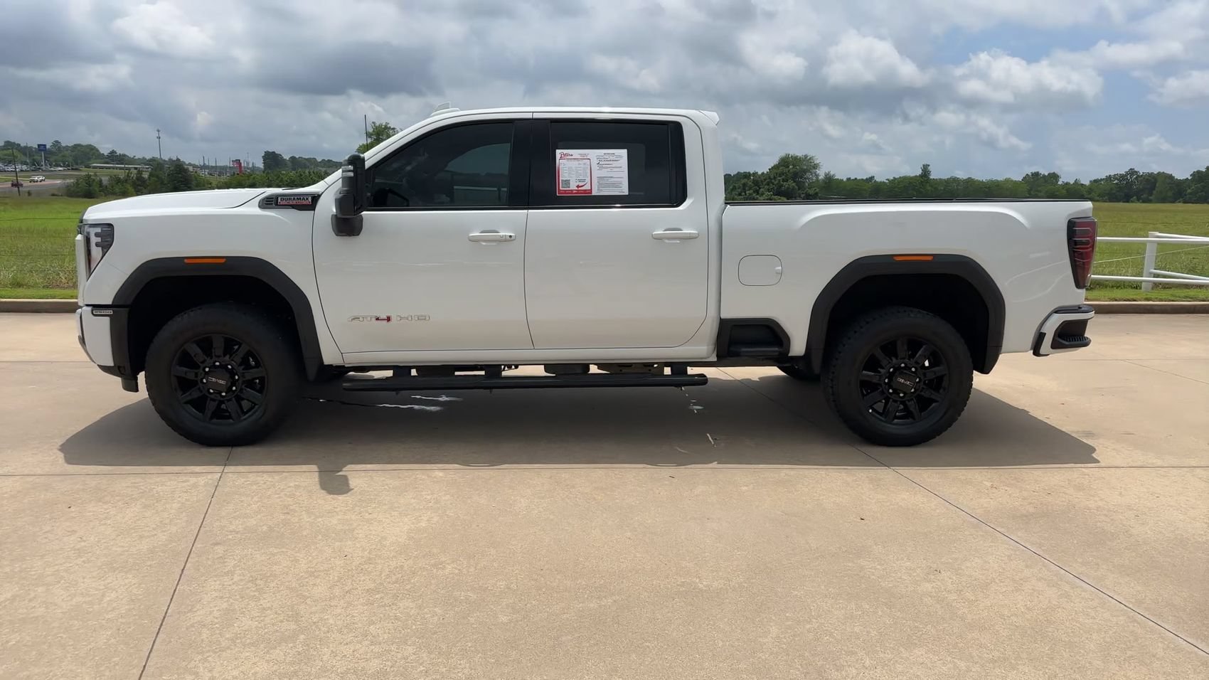 Used 2025 GMC Sierra 2500 AT4 AWD/4WD image 4