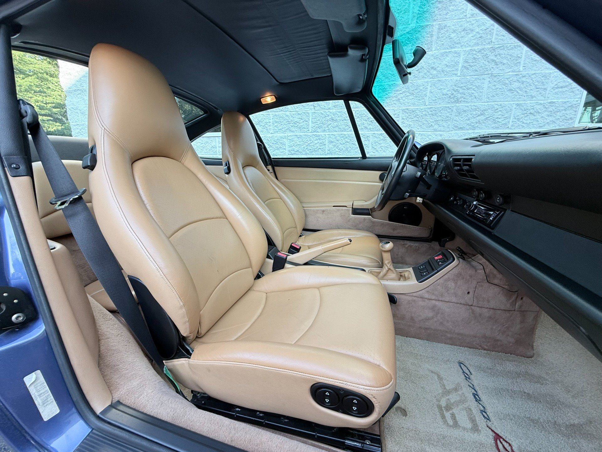 Used 1997 Porsche 911 Carrera RWD image 18