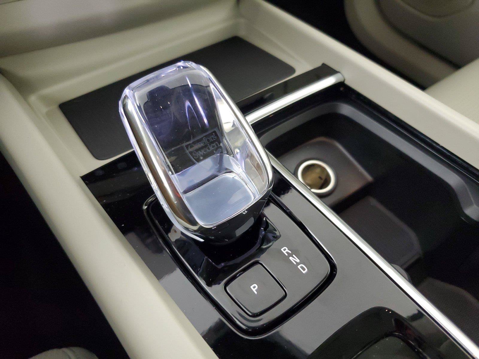 New 2026 Volvo XC60 T8 Ultra w/ Protection Package Premier AWD/4WD image 32