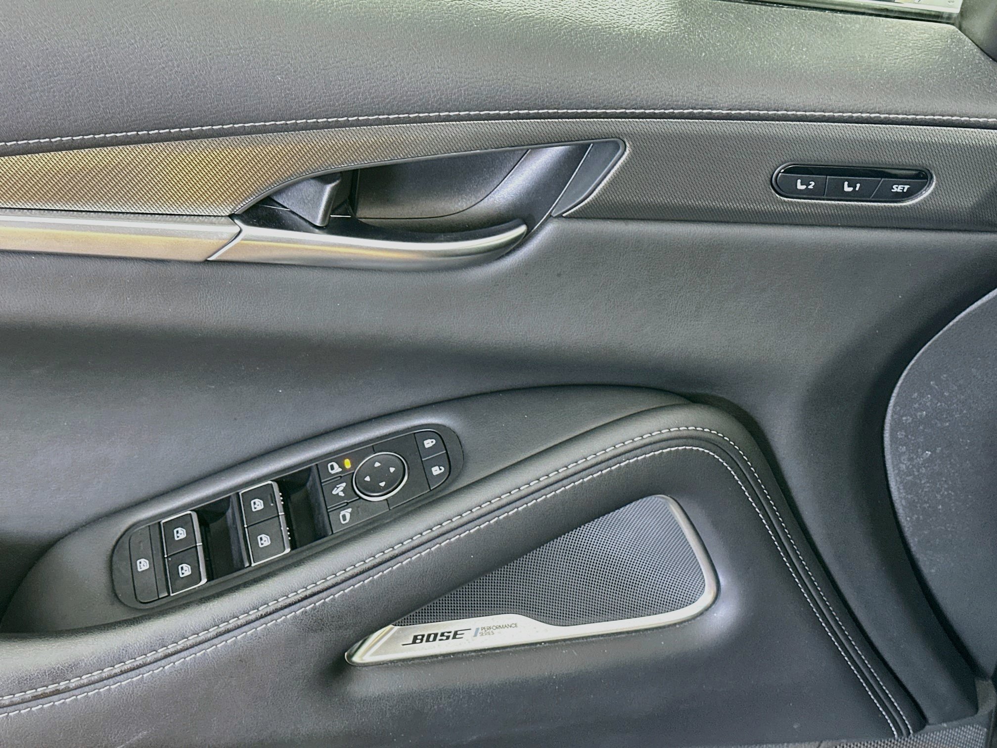 Used 2023 INFINITI QX60 Luxe w/ Performance Audio Package FWD image 15