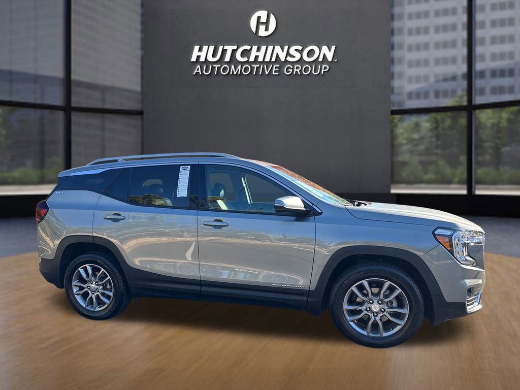 Certified 2024 GMC Terrain SLT image 2