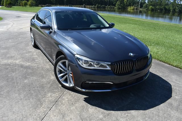 Used 2018 BMW 750i RWD image 2