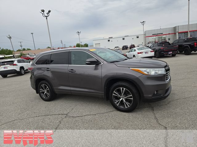 Used 2016 Toyota Highlander XLE AWD/4WD image 2