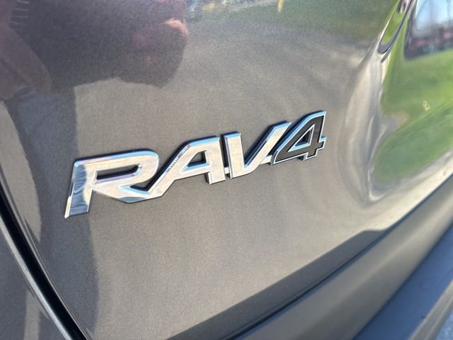 Used 2021 Toyota RAV4 XLE w/ Convenience Package image 41