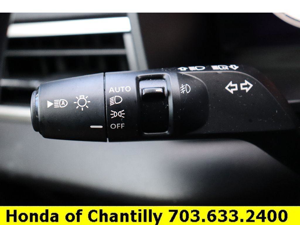 Used 2024 Mitsubishi Outlander SE Black Edition image 18