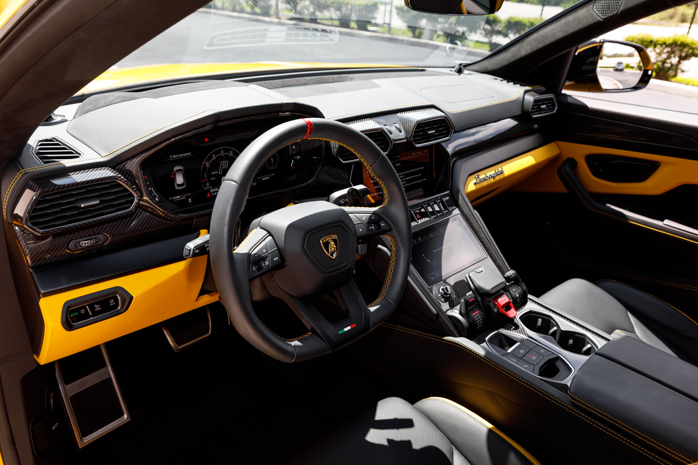 Used 2024 Lamborghini Urus S AWD/4WD image 32