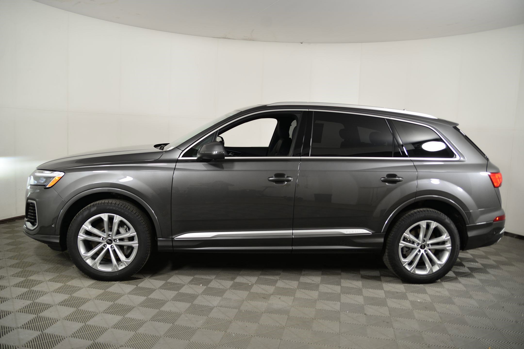 New 2026 Audi Q7 3.0T Premium Plus image 2