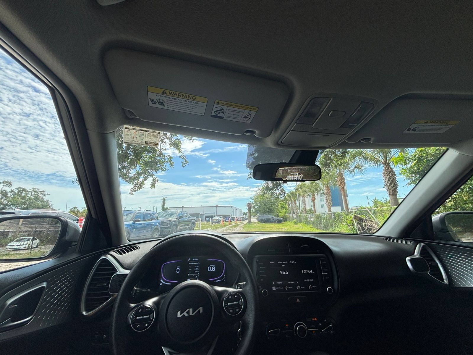 Used 2025 Kia Soul LX w/ LX Technology Package FWD image 32