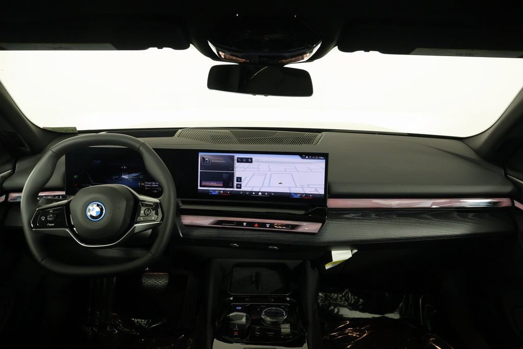 New 2027 BMW i5 eDrive40 AWD/4WD image 4