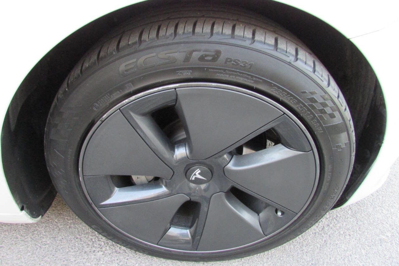Used 2021 Tesla Model 3 Standard Range Plus image 44