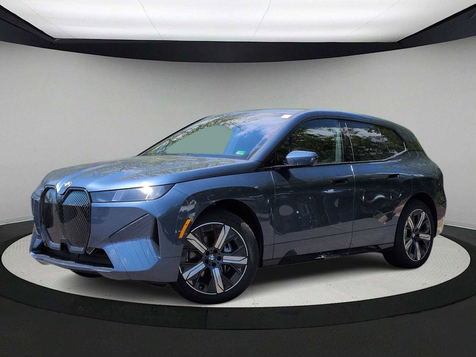 New 2026 BMW iX xDrive45 w/ Premium Package AWD/4WD image 1