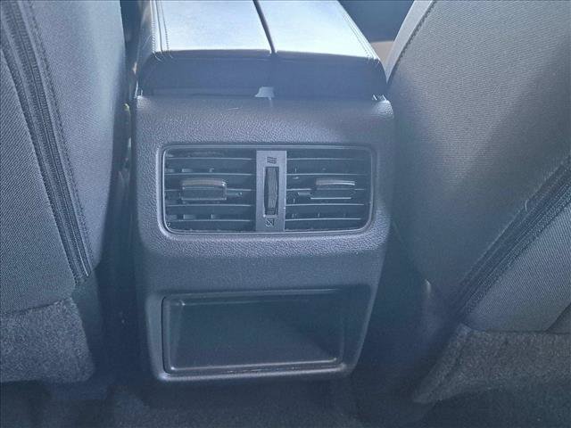 Used 2024 Nissan Rogue S AWD/4WD image 16