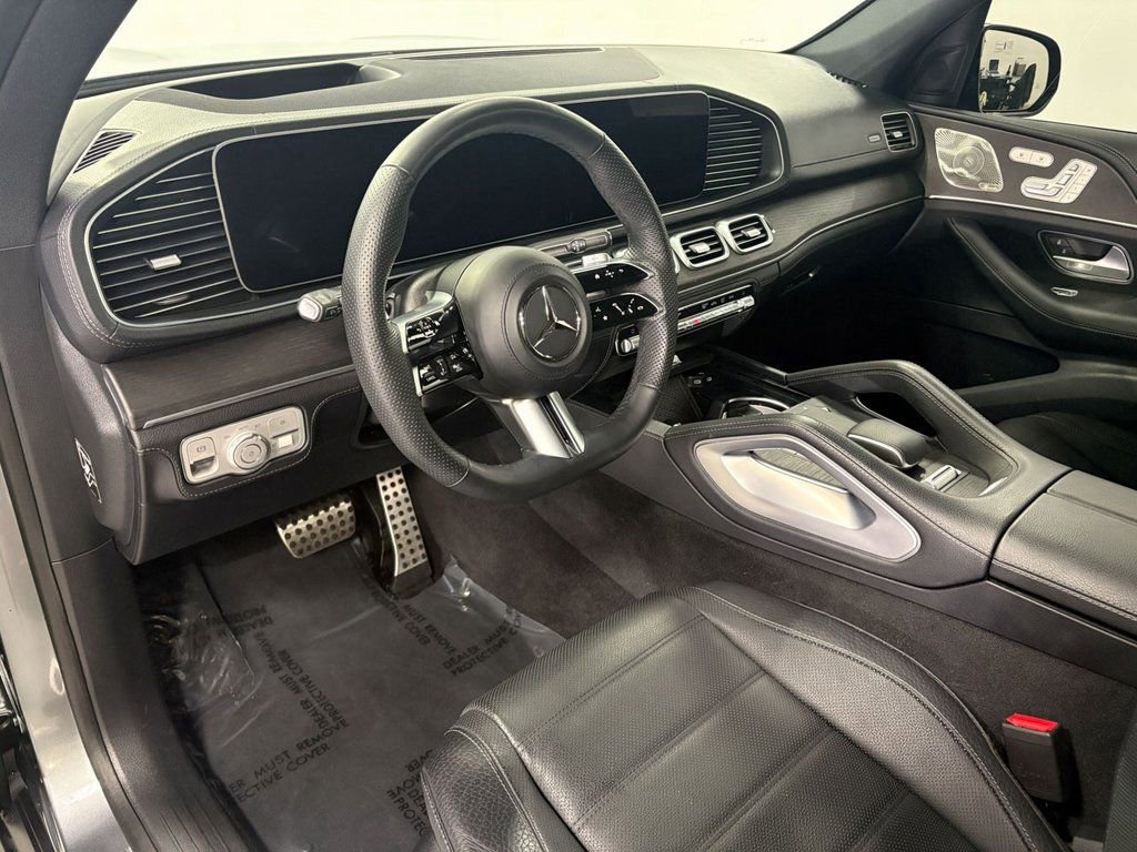 Used 2024 Mercedes-Benz GLS 450 4MATIC image 9