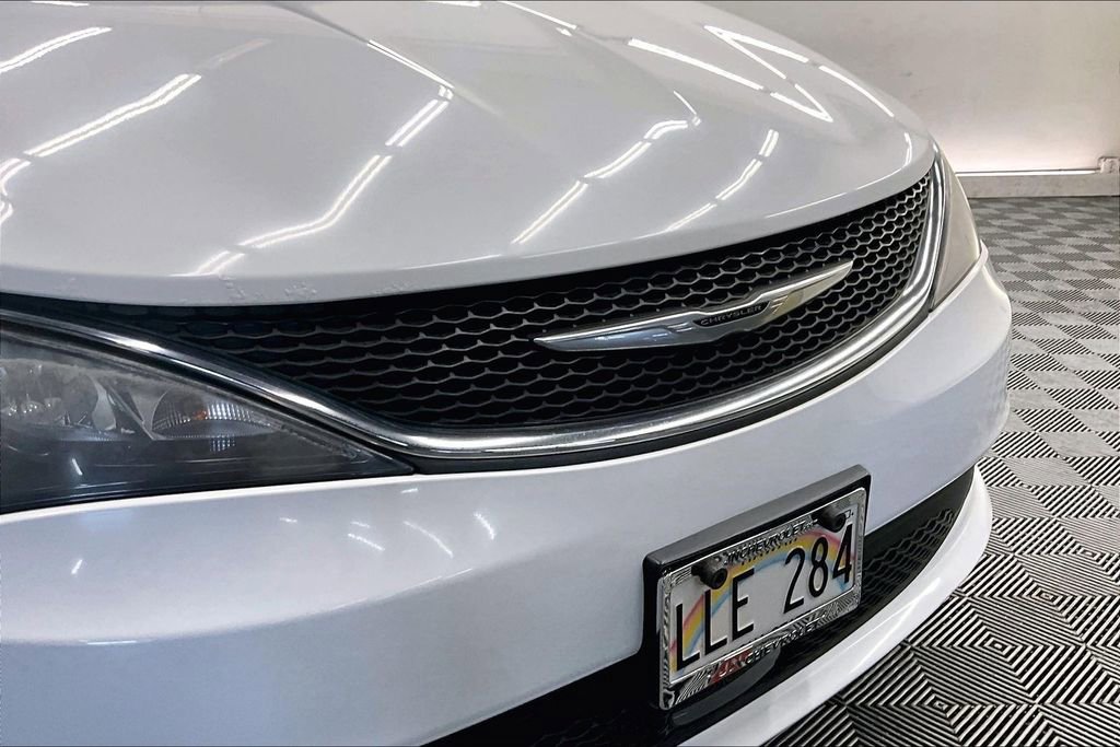 Used 2021 Chrysler Voyager Lxi image 29