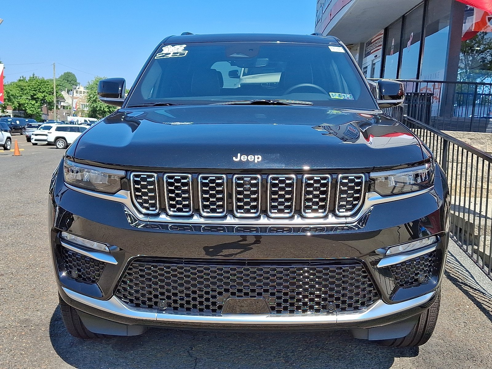 New 2025 Jeep Grand Cherokee Summit AWD/4WD image 2