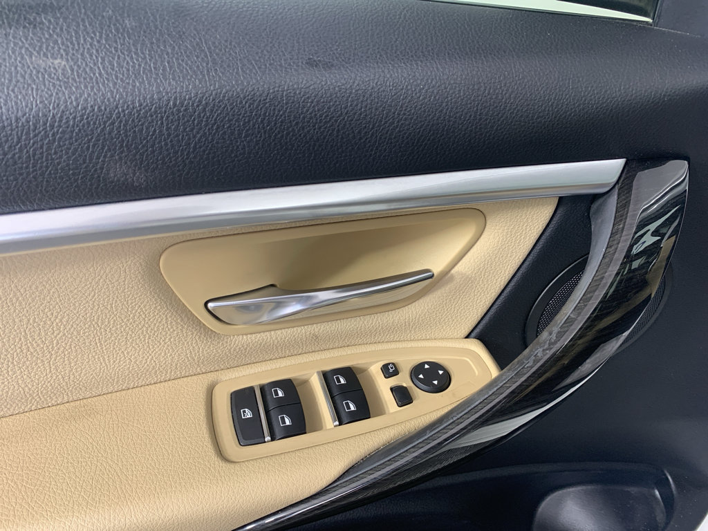 Used 2018 BMW 330i Sedan RWD image 14
