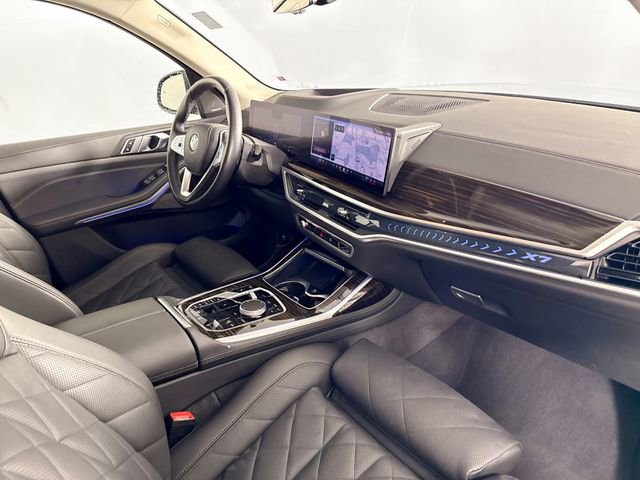 Used 2024 BMW X7 xDrive40i w/ Premium Package image 40