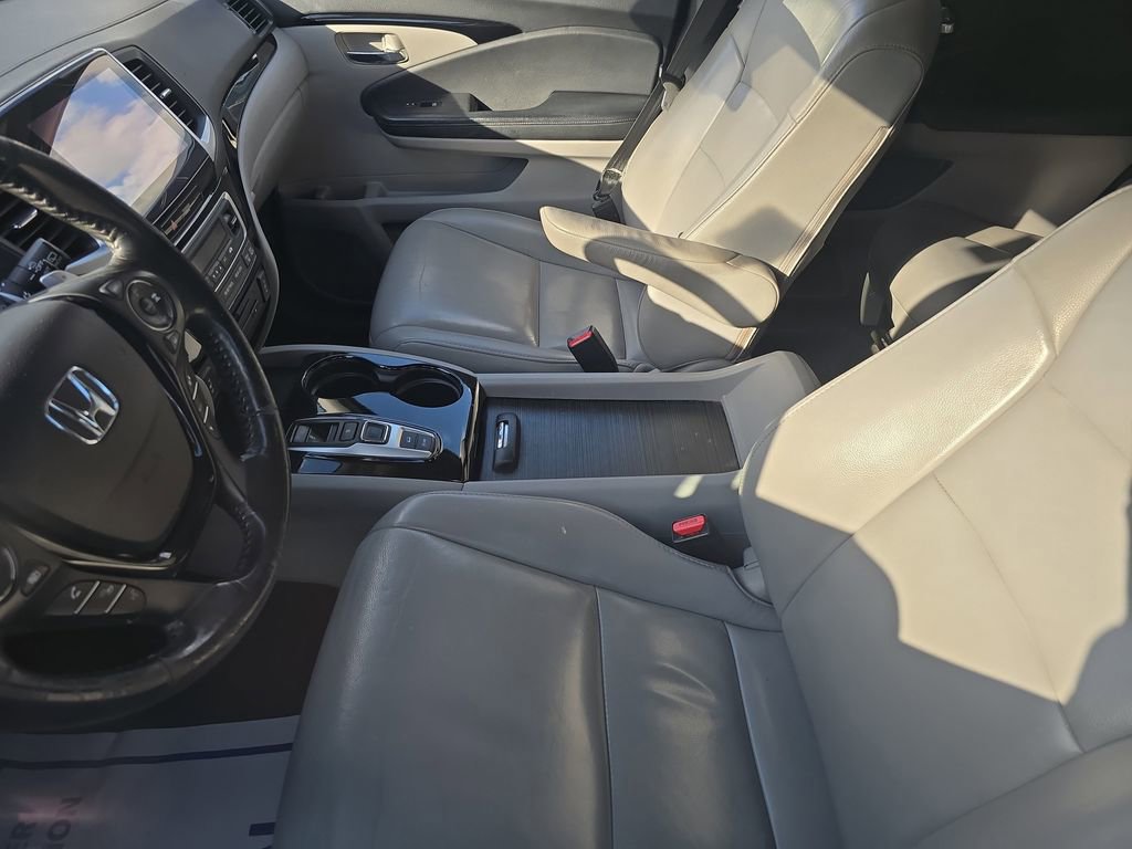 Used 2018 Honda Pilot Touring image 14