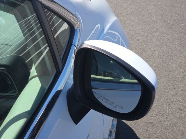 Used 2023 Chrysler Pacifica Touring-L image 7