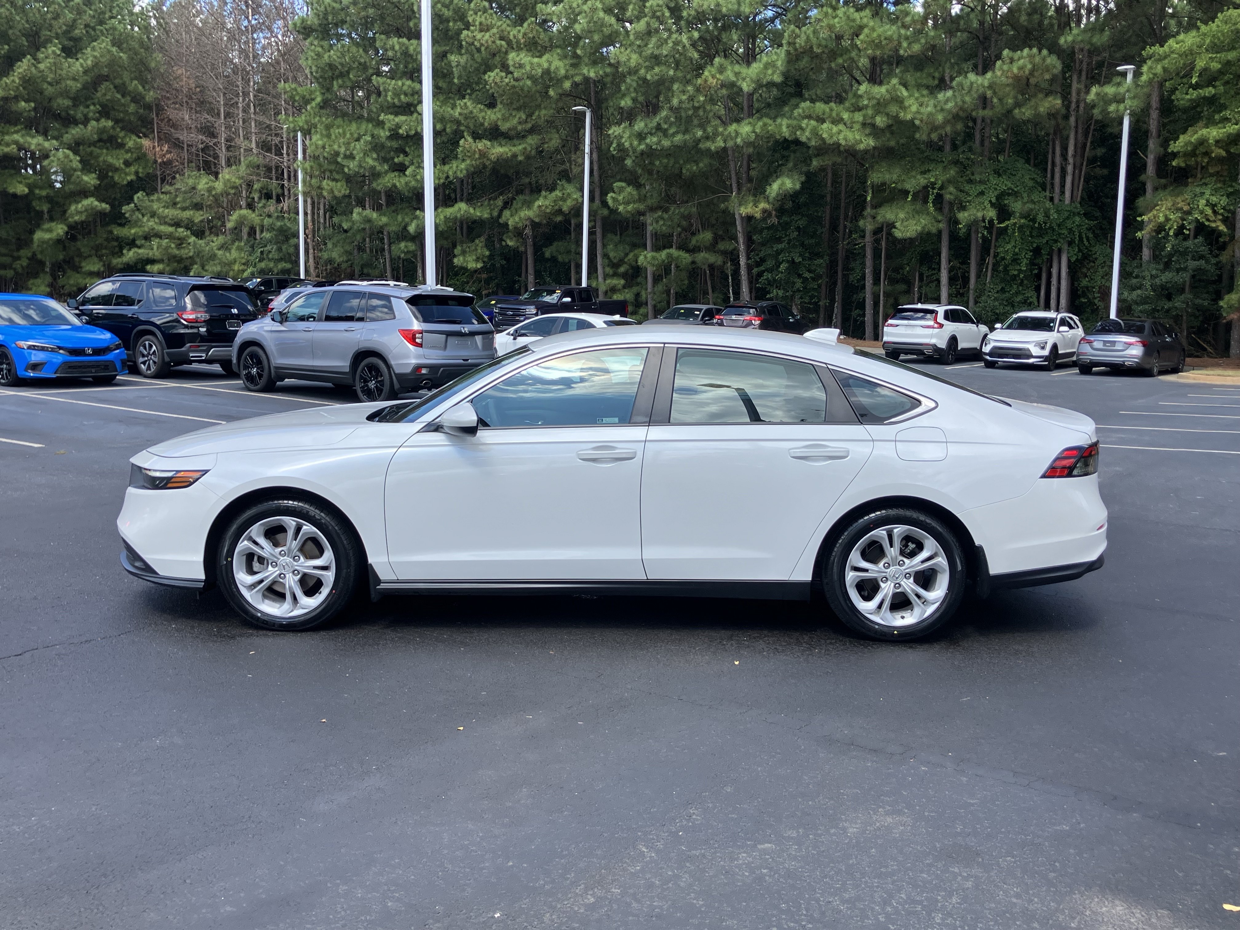 Certified 2023 Honda Accord LX image 7